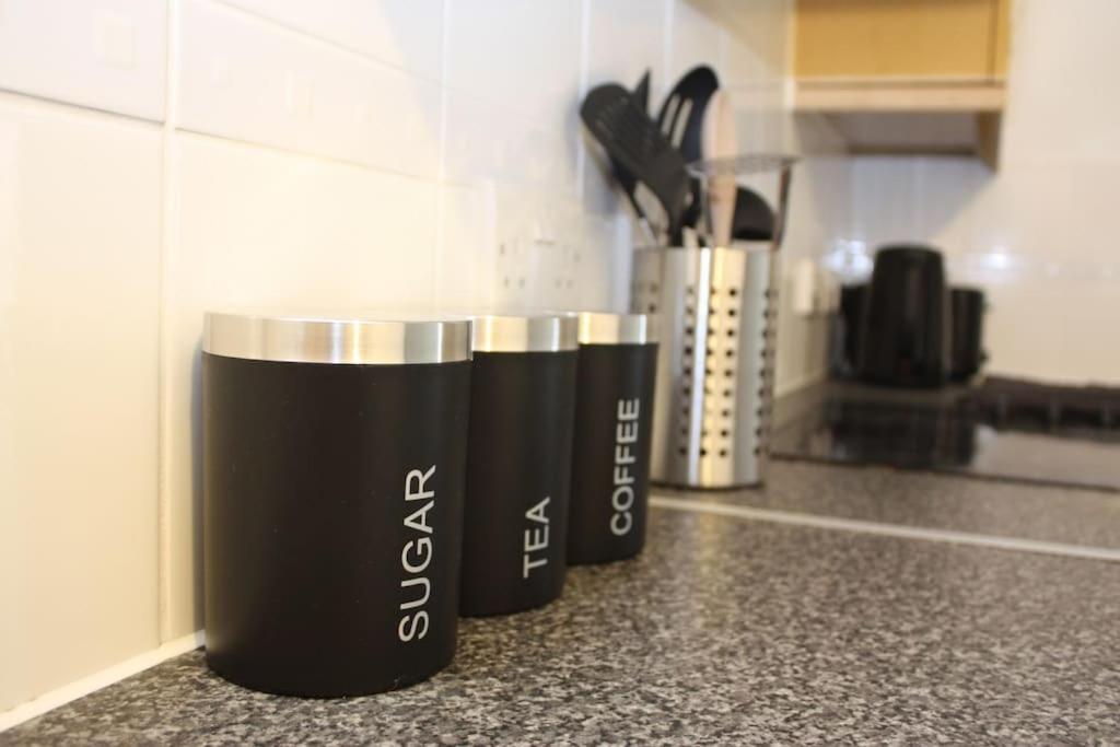 2 Bed 2 Bath Apartment & Parking - Lgw 10Min Drive Crawley  Bagian luar foto
