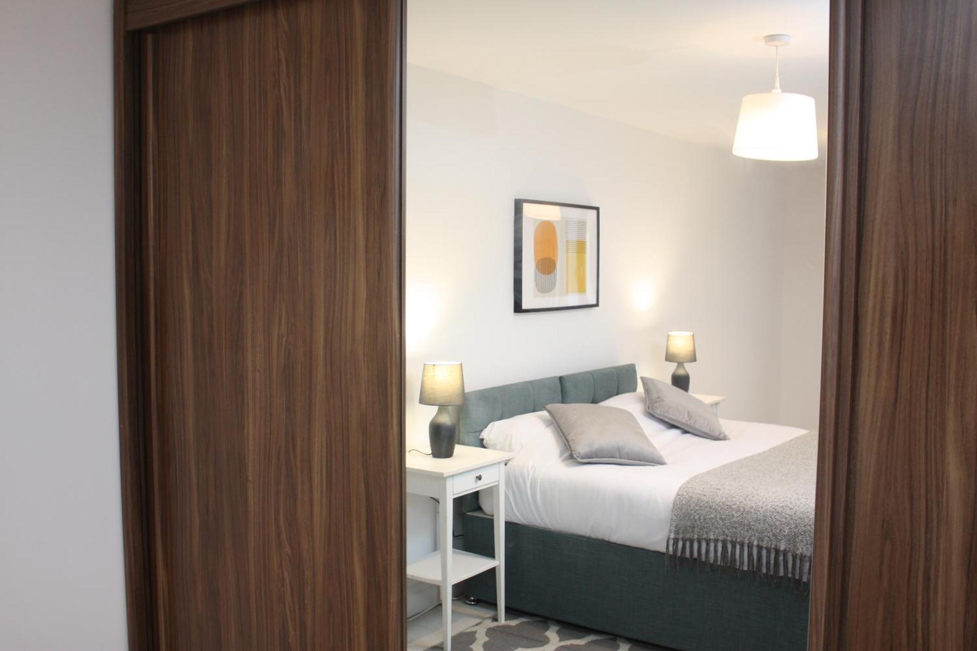 2 Bed 2 Bath Apartment & Parking - Lgw 10Min Drive Crawley  Bagian luar foto
