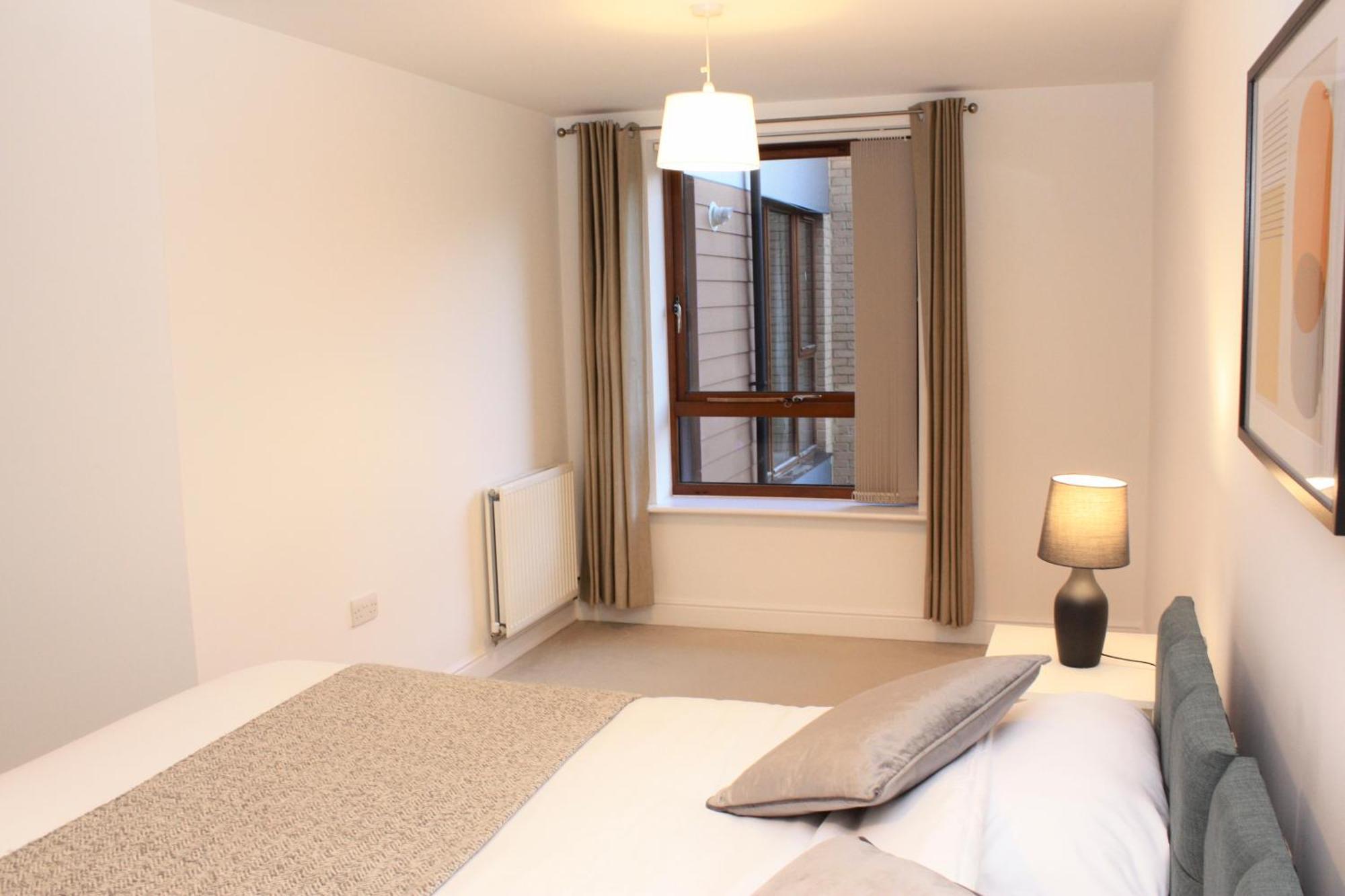 2 Bed 2 Bath Apartment & Parking - Lgw 10Min Drive Crawley  Bagian luar foto